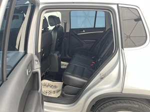 Внедорожник Volkswagen Tiguan 2012 года, 1300000 рублей, Клинцы