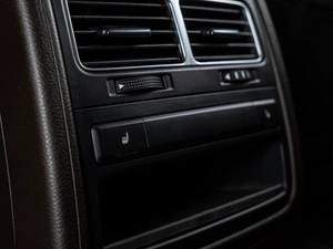 Внедорожник Volkswagen Touareg 2016 года, 3450000 рублей, Волгоград