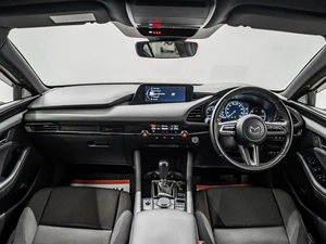 Хетчбэк Mazda 3 2019 года, 1649000 рублей, Красноярск