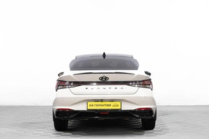 Седан Hyundai Elantra 2020 года, 1899000 рублей, Барнаул