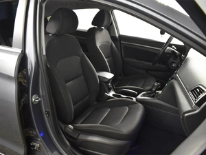 Седан Hyundai Elantra 2017 года, 1399900 рублей, Казань