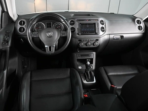 Внедорожник Volkswagen Tiguan 2016 года, 1689000 рублей, Ростов-на-Дону