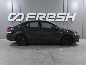 Седан Volkswagen Polo 2011 года, 999000 рублей, Аксай