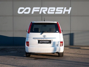 Минивэн Toyota Isis 2010 года, 1060000 рублей, Краснодар