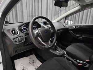 Хетчбэк Ford Fiesta 2018 года, 830000 рублей, Красноярск