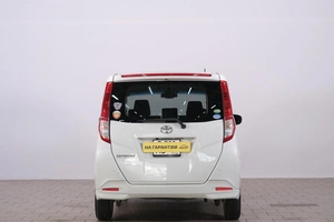 Минивэн Toyota Roomy 2017 года, 1099000 рублей, Омск