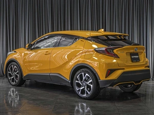 Внедорожник Toyota C-HR 2018 года, 1769000 рублей, Тюмень