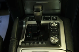Внедорожник Toyota Land Cruiser 2017 года, 6489000 рублей, Омск