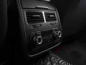 Внедорожник Volkswagen Touareg 2012 года, 1849000 рублей, Тюмень