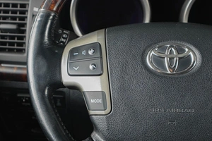 Внедорожник Toyota Land Cruiser 2010 года, 3299000 рублей, Тюмень