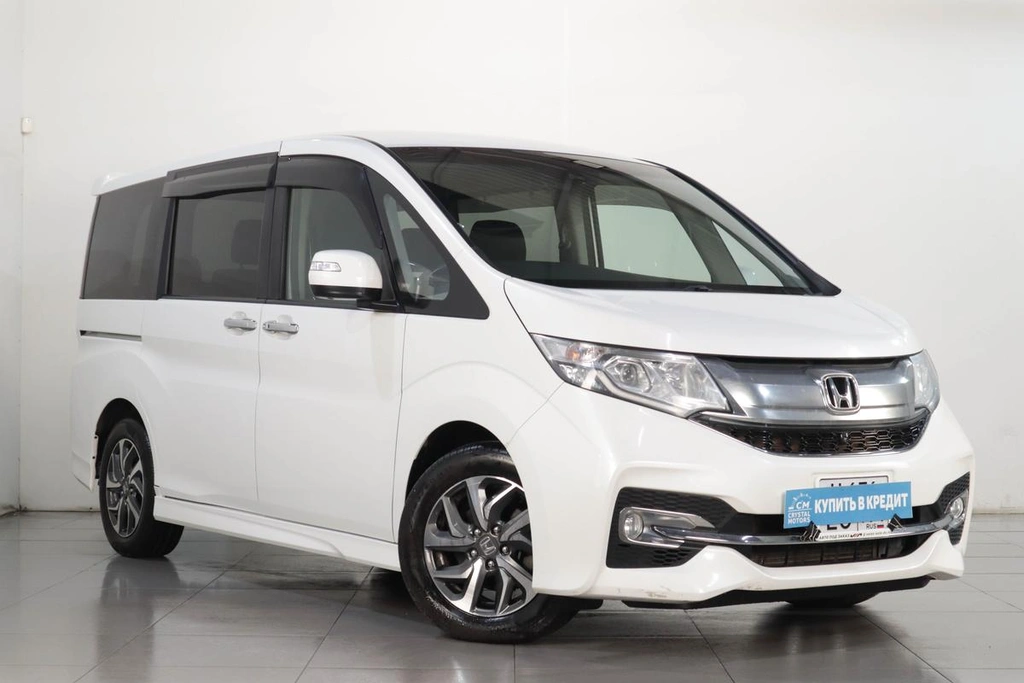 Минивэн Honda Stepwgn Spada 2015 года, 2129000 рублей, Челябинск