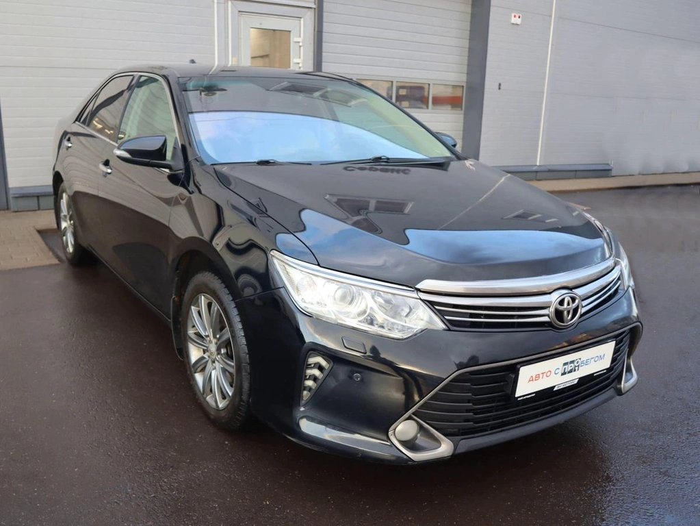 Седан Toyota Camry 2016 года, 2235000 рублей, Железногорск