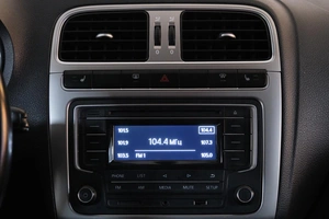 Седан Volkswagen Polo 2017 года, 1039000 рублей, Омск