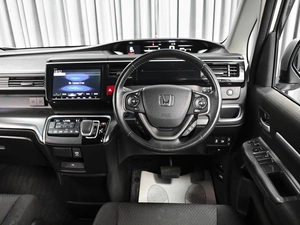 Минивэн Honda Stepwgn Spada 2018 года, 2650000 рублей, Ставрополь