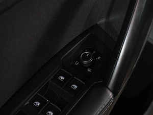 Внедорожник Volkswagen Tiguan 2016 года, 2449000 рублей, Воронеж