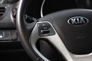 Седан Kia Rio 2016 года, 869000 рублей, Новосибирск