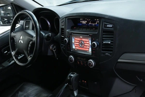 Внедорожник Mitsubishi Pajero 2011 года, 1848000 рублей, Солонцы