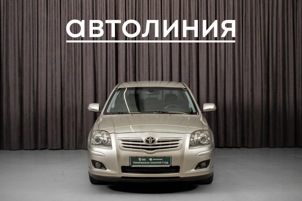 Седан Toyota Avensis 2008 года, 949000 рублей, Красноярск
