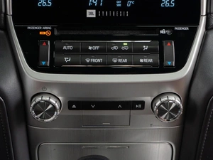 Внедорожник Toyota Land Cruiser 2017 года, 7099000 рублей, Тюмень