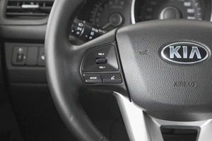 Хетчбэк Kia Rio 2013 года, 779000 рублей, Кемерово