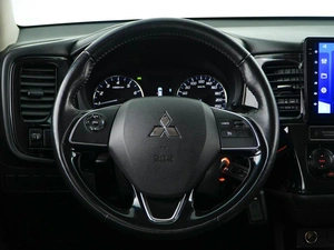 Внедорожник Mitsubishi Outlander 2018 года, 1654055 рублей, Москва