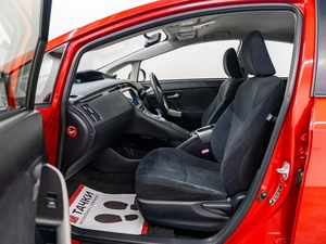 Лифтбек Toyota Prius 2012 года, 1150000 рублей, Красноярск