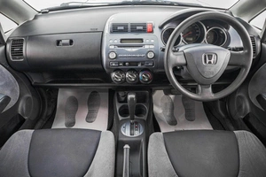 Хетчбэк Honda Fit 2001 года, 379000 рублей, Барнаул