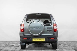 Внедорожник Chevrolet Niva 2013 года, 699000 рублей, Кемерово