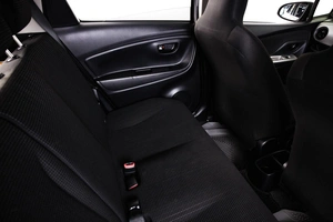 Хетчбэк Toyota Vitz 2016 года, 819000 рублей, Пермь