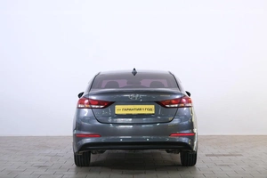Седан Hyundai Elantra 2018 года, 1719000 рублей, Омск
