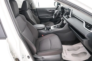 Внедорожник Toyota RAV4 2020 года, 3259000 рублей, Красноярск