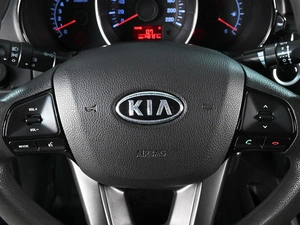 Седан Kia Rio 2011 года, 729000 рублей, Аксай