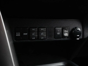 Внедорожник Toyota RAV4 2016 года, 2379000 рублей, Тюмень