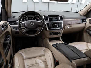 Внедорожник Mercedes-benz M-класс 2013 года, 2240000 рублей, Краснодар