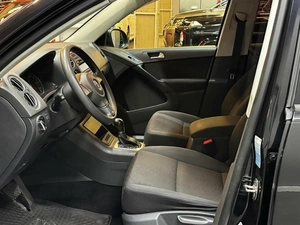 Внедорожник Volkswagen Tiguan 2013 года, 1347000 рублей, Красноярск