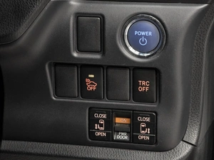 Минивэн Toyota Voxy 2014 года, 1590000 рублей, Красноярск