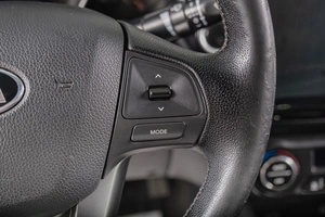 Седан Kia Rio 2013 года, 869000 рублей, Томск