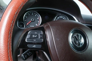Внедорожник Volkswagen Touareg 2011 года, 1979000 рублей, Челябинск