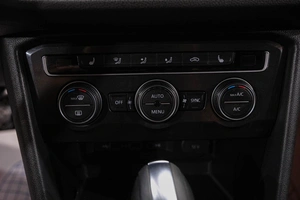 Внедорожник Volkswagen Tiguan 2018 года, 2749000 рублей, Новокузнецк