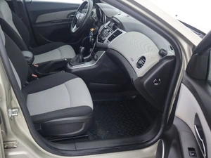 Седан Chevrolet Cruze 2011 года, 660000 рублей, Орёл