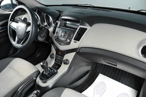Седан Chevrolet Cruze 2012 года, 699000 рублей, Тюмень
