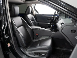 Седан Lexus ES 2018 года, 3454000 рублей, Тюмень