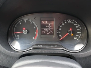 Седан Volkswagen Polo 2015 года, 990000 рублей, Железногорск