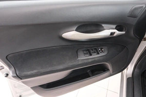Хетчбэк Toyota Auris 2007 года, 689000 рублей, Красноярск
