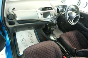 Хетчбэк Honda Fit 2008 года, 659000 рублей, Омск