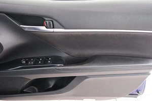 Седан Toyota Camry 2017 года, 2699000 рублей, Красноярск