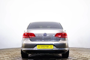 Седан Volkswagen Passat 2011 года, 959000 рублей, Пермь