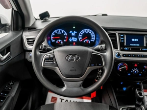 Седан Hyundai Solaris 2019 года, 1349000 рублей, Красноярск