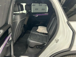 Внедорожник Volkswagen Touareg 2018 года, 3975000 рублей, Красноярск