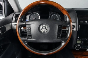 Внедорожник Volkswagen Touareg 2008 года, 1389000 рублей, Челябинск